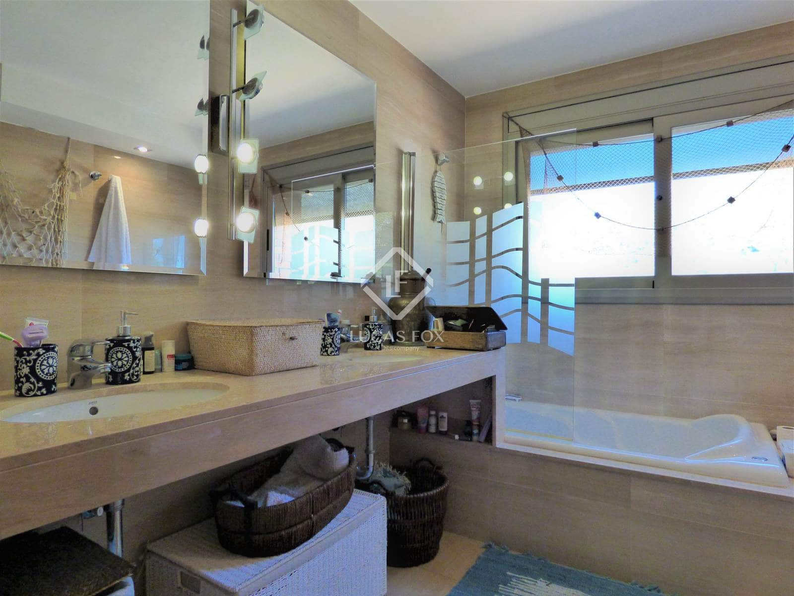 4 soveværelse Villa til salg i Les Botigues de Sitges med swimmingpool garage - € 1.295.000 (Ref: 9061494)