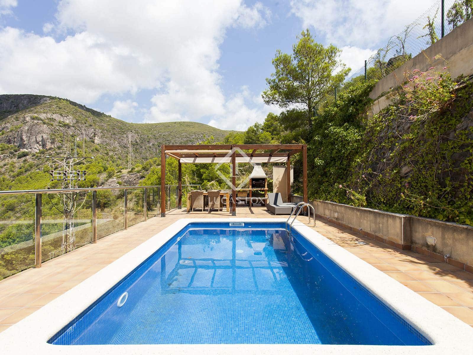 4 soveværelse Villa til salg i Les Botigues de Sitges med swimmingpool garage - € 1.295.000 (Ref: 9061494)