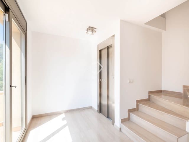 Chalet de 4 habitaciones en Les Botigues de Sitges, Sitges en venta con piscina garaje - 1.295.000 € (Ref: 9061494)