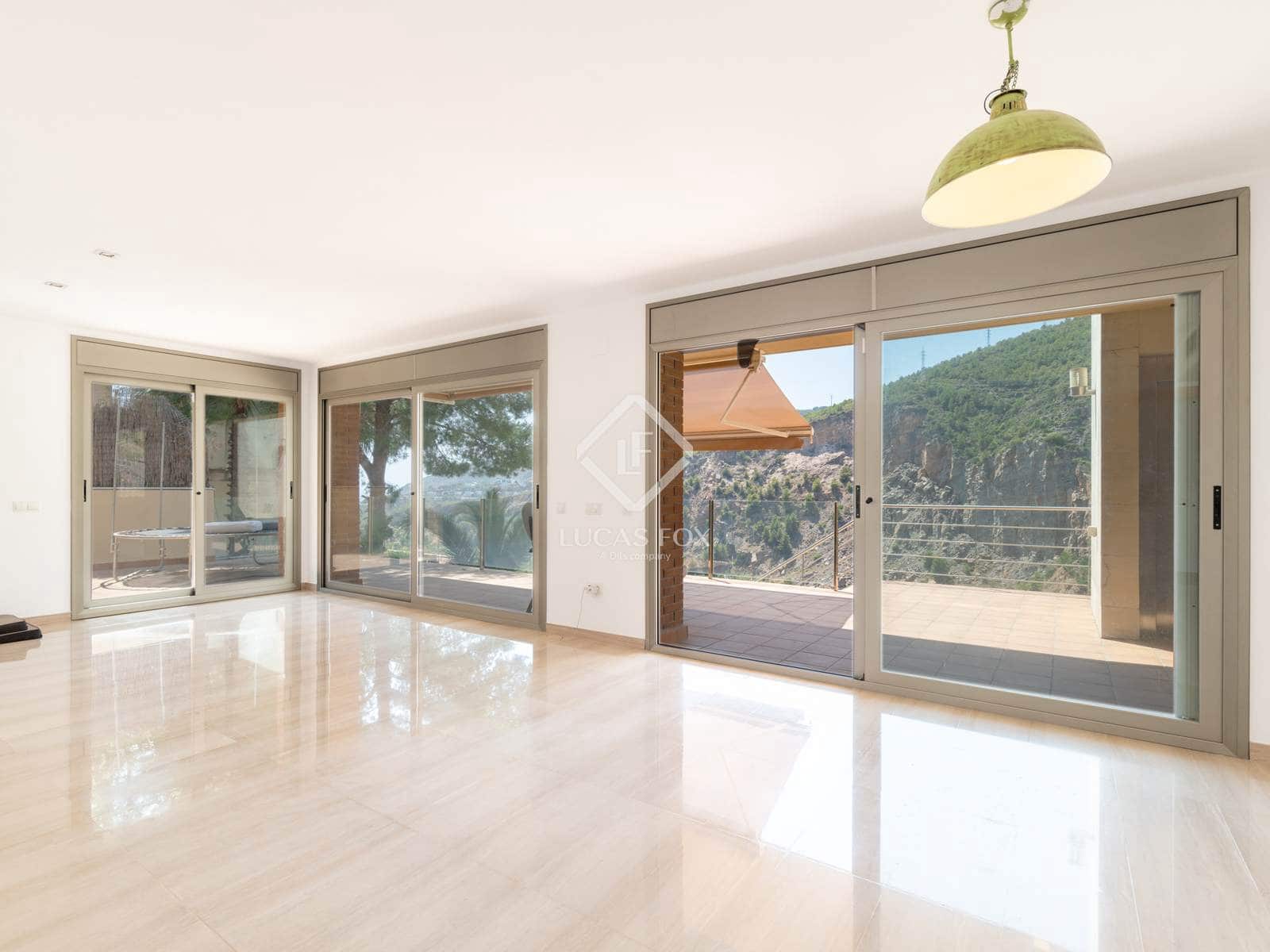 4 soveværelse Villa til salg i Les Botigues de Sitges med swimmingpool garage - € 1.295.000 (Ref: 9061494)