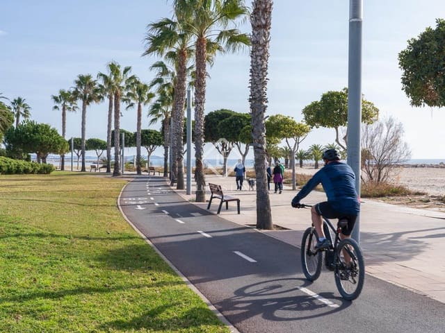 4 slaapkamer Villa te koop in Cambrils met garage - € 462.000 (Ref: 9061685)