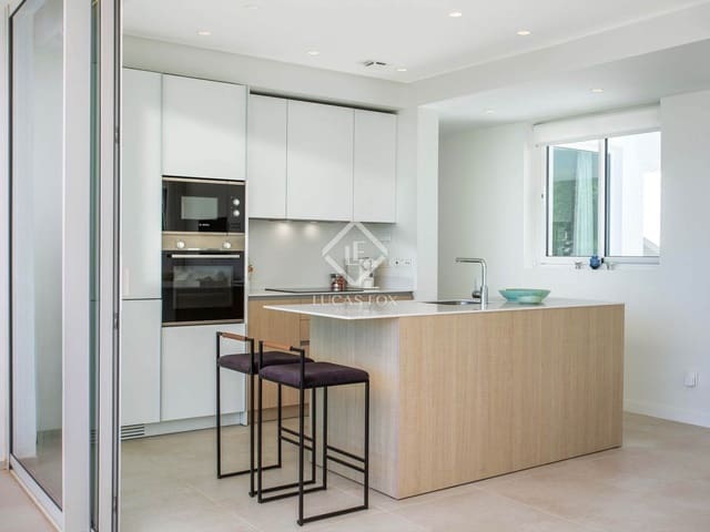 Ático de 3 habitaciones en Marbella en venta con piscina garaje - 1.050.000 € (Ref: 9061814)