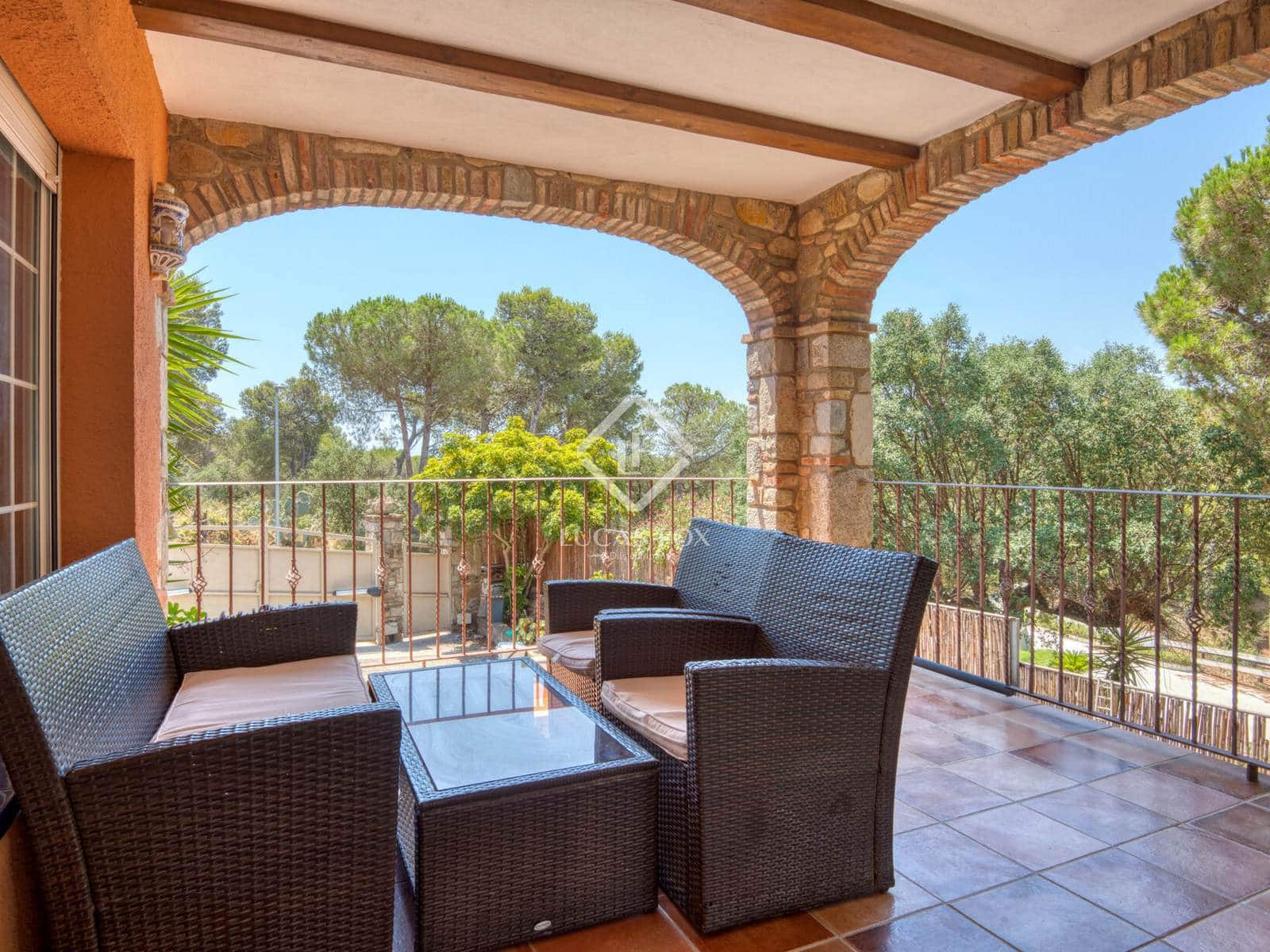 4 soveværelse Villa til salg i Sant Antoni de Calonge med swimmingpool garage - € 540.000 (Ref: 9061900)