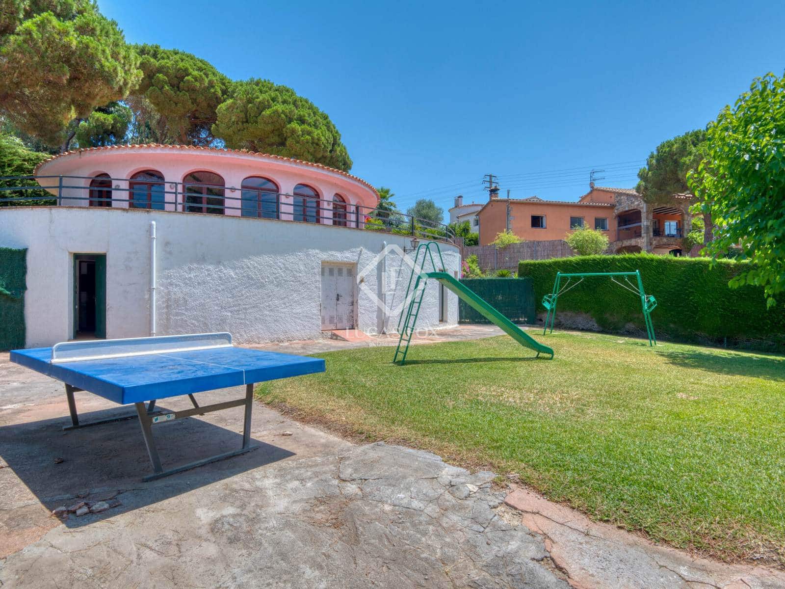 4 soveværelse Villa til salg i Sant Antoni de Calonge med swimmingpool garage - € 540.000 (Ref: 9061900)