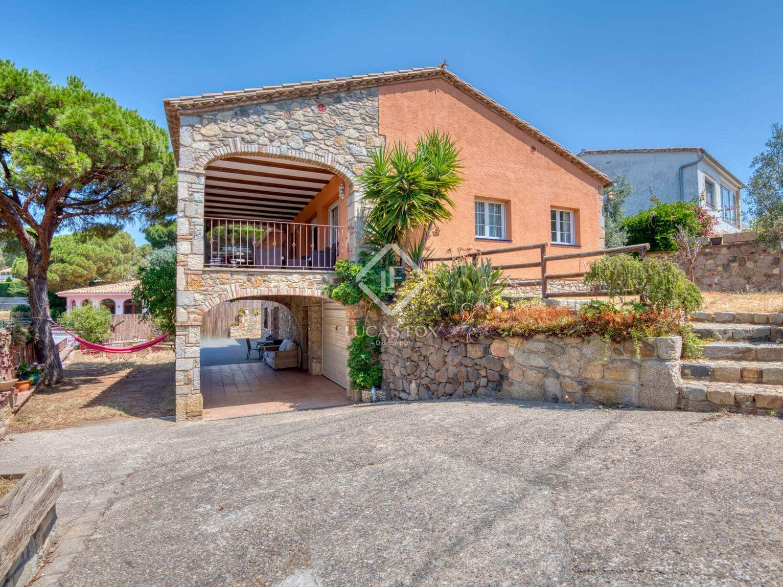 4 soveværelse Villa til salg i Sant Antoni de Calonge med swimmingpool garage - € 540.000 (Ref: 9061900)