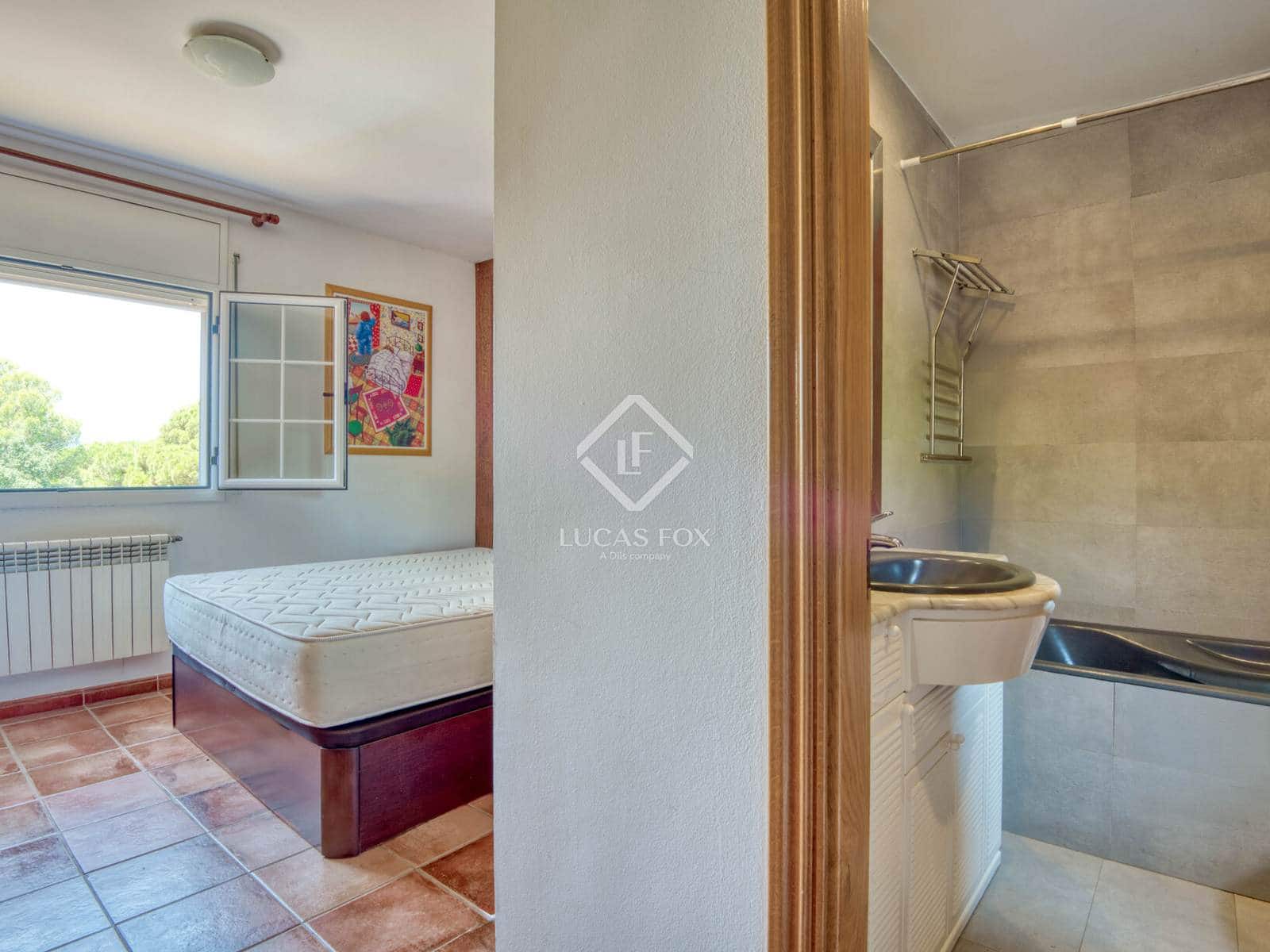 4 soveværelse Villa til salg i Sant Antoni de Calonge med swimmingpool garage - € 540.000 (Ref: 9061900)