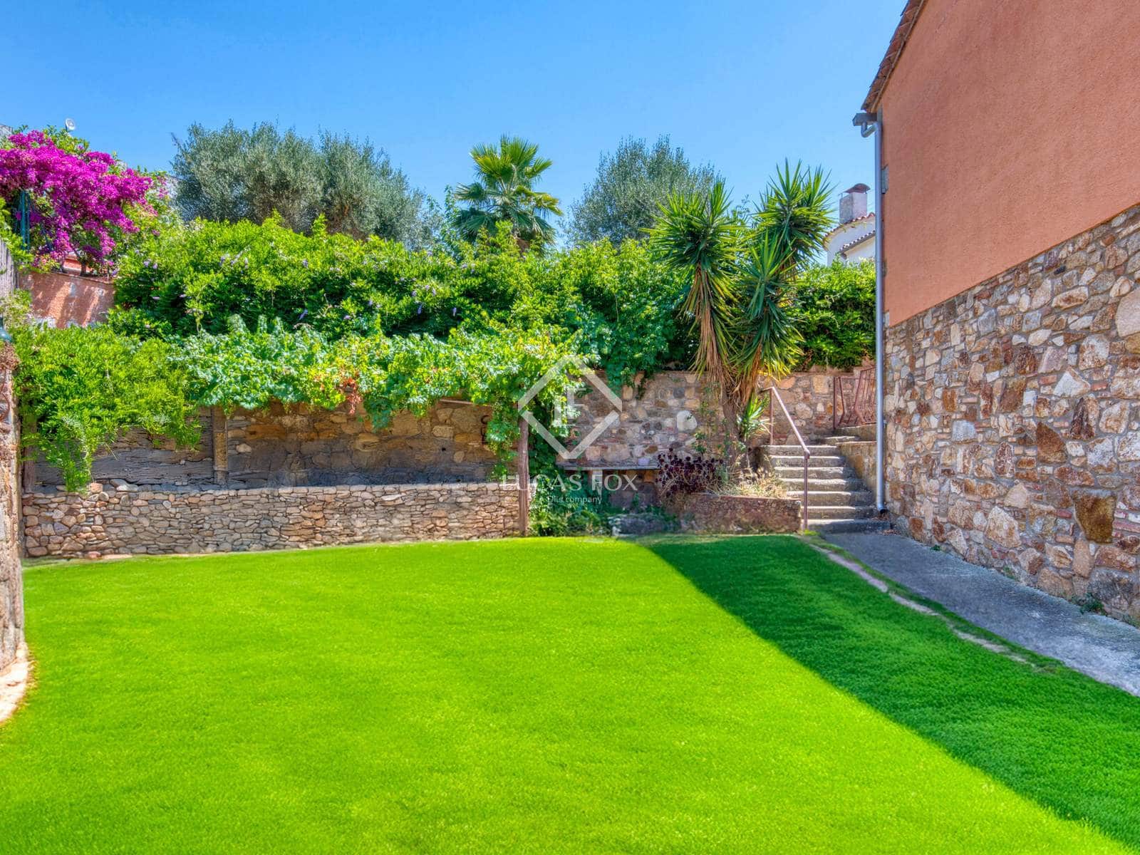 4 soveværelse Villa til salg i Sant Antoni de Calonge med swimmingpool garage - € 540.000 (Ref: 9061900)