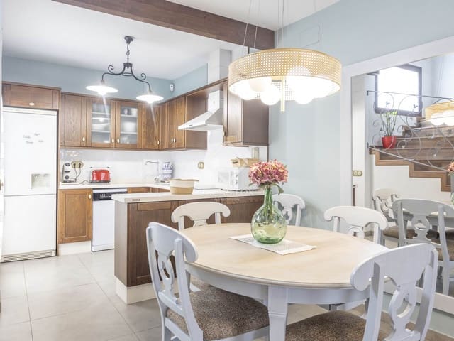 4 bedroom Villa for sale in Valencia city - € 525,000 (Ref: 9061978)