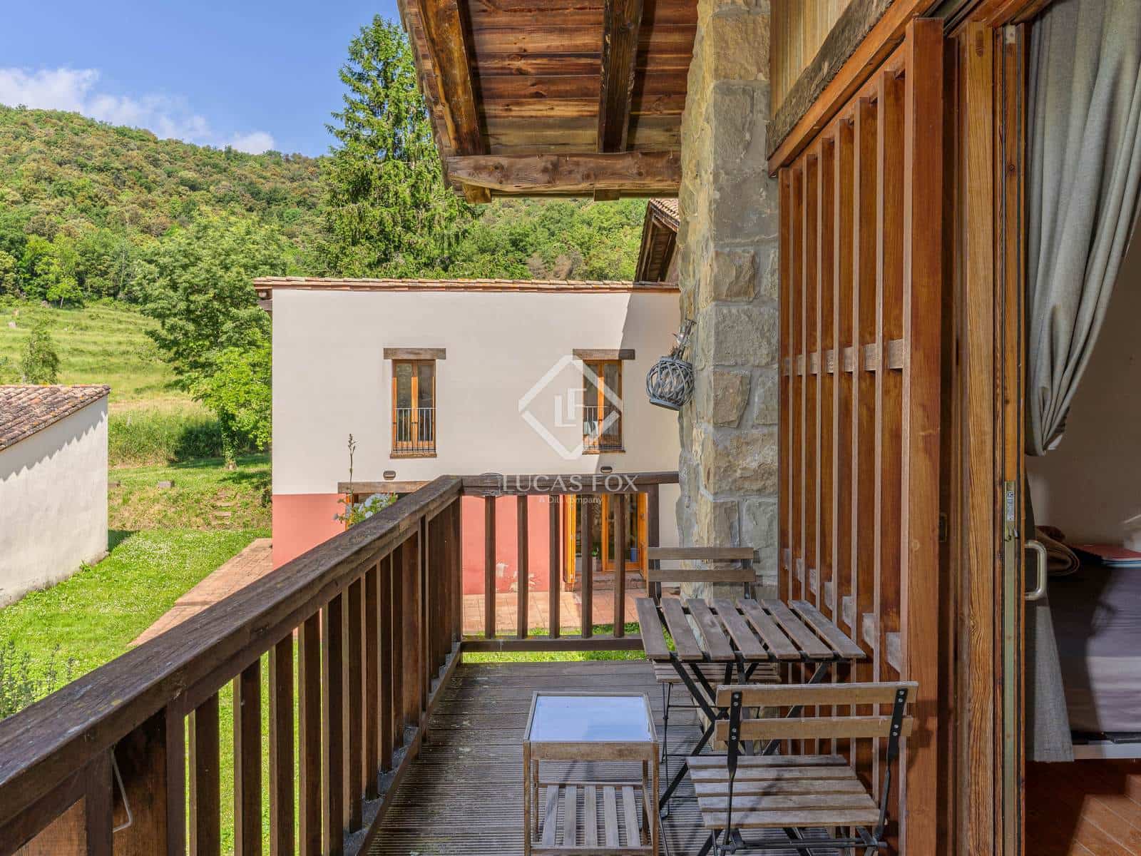 12 soveværelse Finca/Landehus til salg i Olot med garage - € 875.000 (Ref: 9064771)