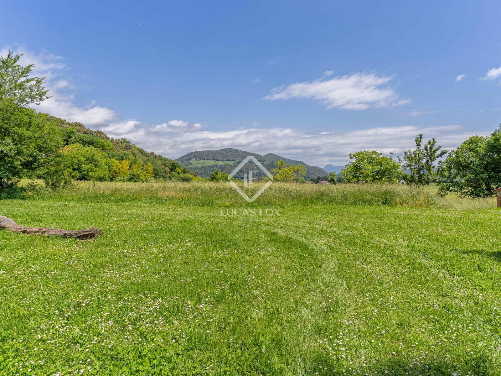 12 soveværelse Finca/Landehus til salg i Olot med garage - € 875.000 (Ref: 9064771)