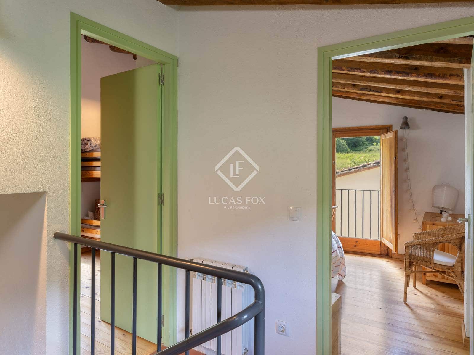 12 soveværelse Finca/Landehus til salg i Olot med garage - € 875.000 (Ref: 9064771)