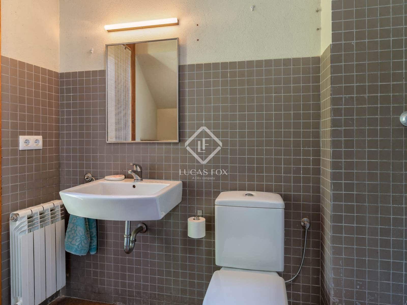 12 soveværelse Finca/Landehus til salg i Olot med garage - € 875.000 (Ref: 9064771)