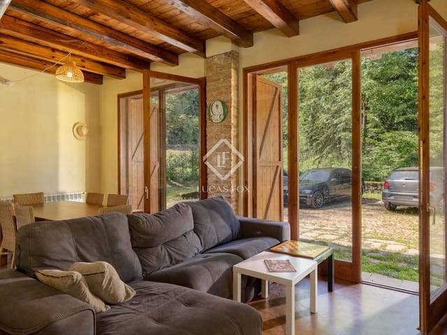 12 bedroom Finca/Country House for sale in Olot with garage - € 875,000 (Ref: 9064771)
