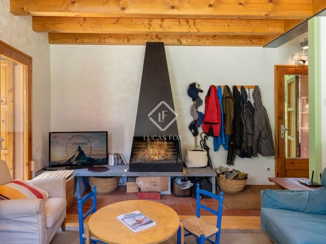 12 bedroom Finca/Country House for sale in Olot with garage - € 875,000 (Ref: 9064771)