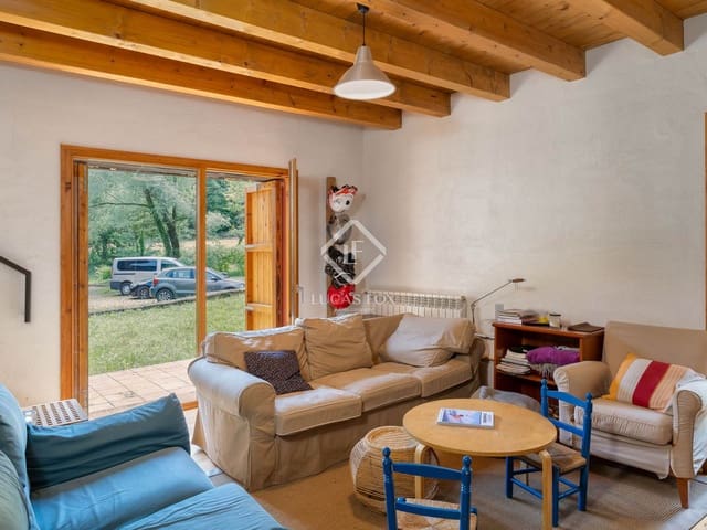 12 bedroom Finca/Country House for sale in Olot with garage - € 875,000 (Ref: 9064771)