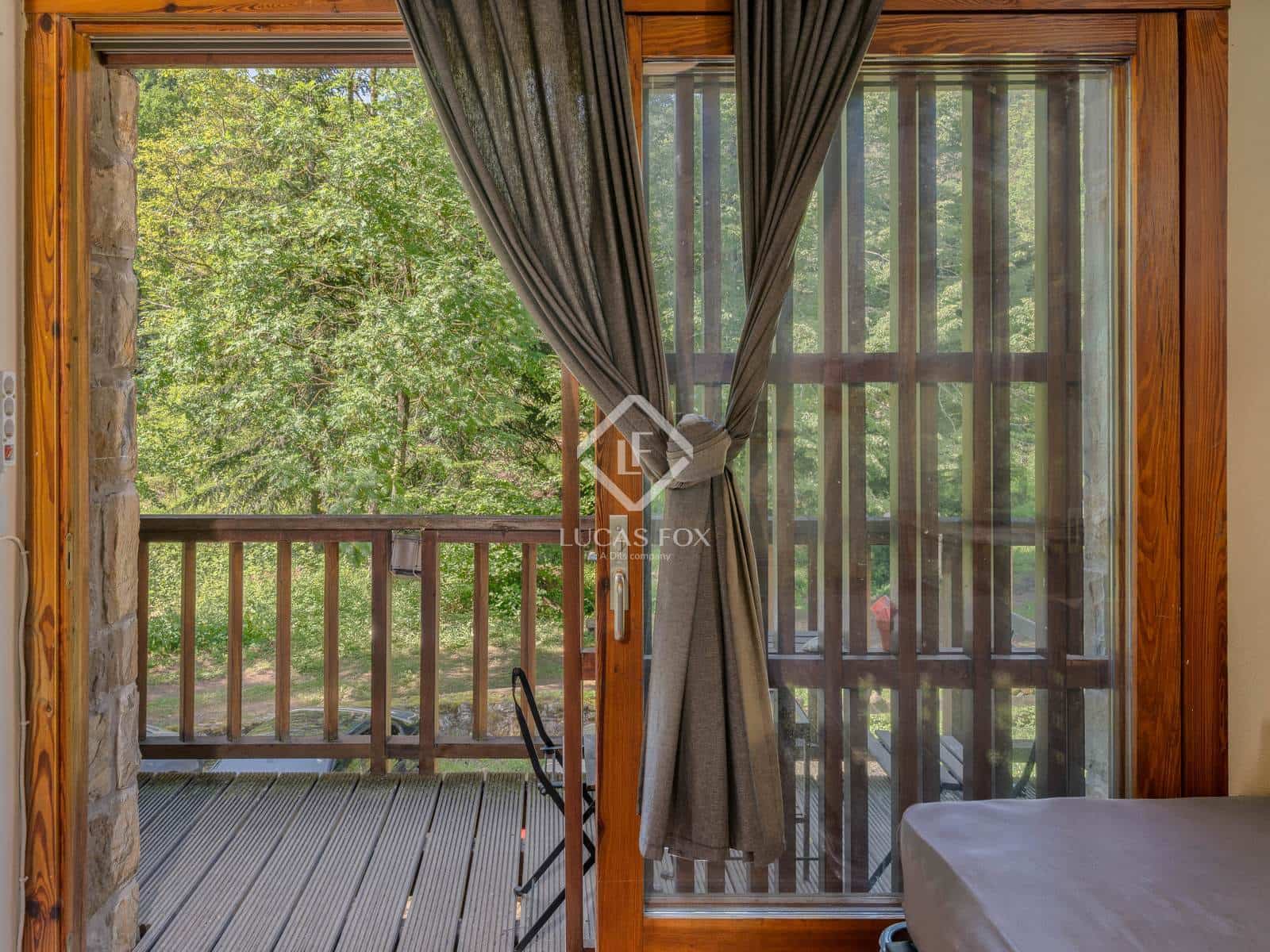 12 soveværelse Finca/Landehus til salg i Olot med garage - € 875.000 (Ref: 9064771)