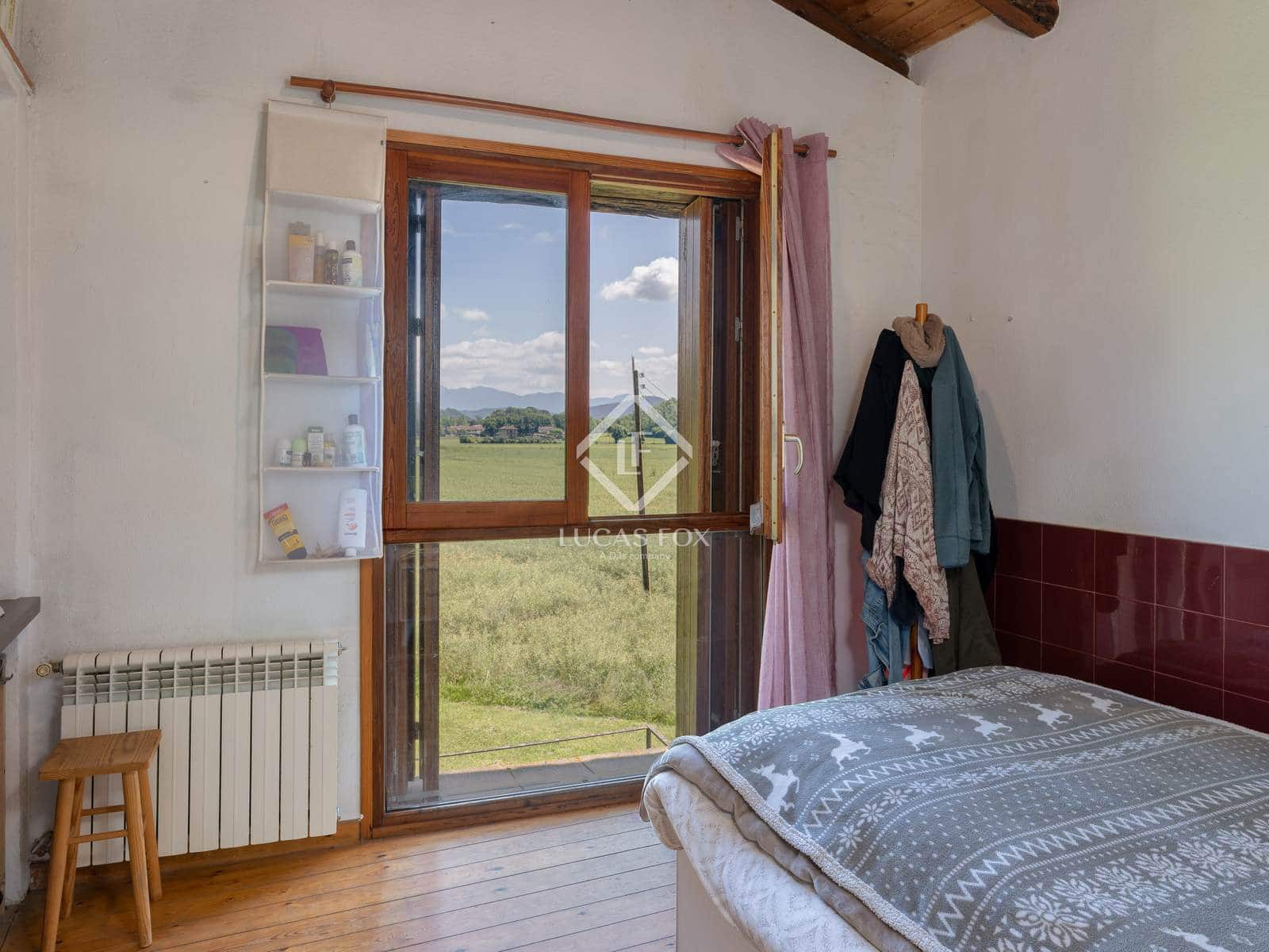 12 soveværelse Finca/Landehus til salg i Olot med garage - € 875.000 (Ref: 9064771)