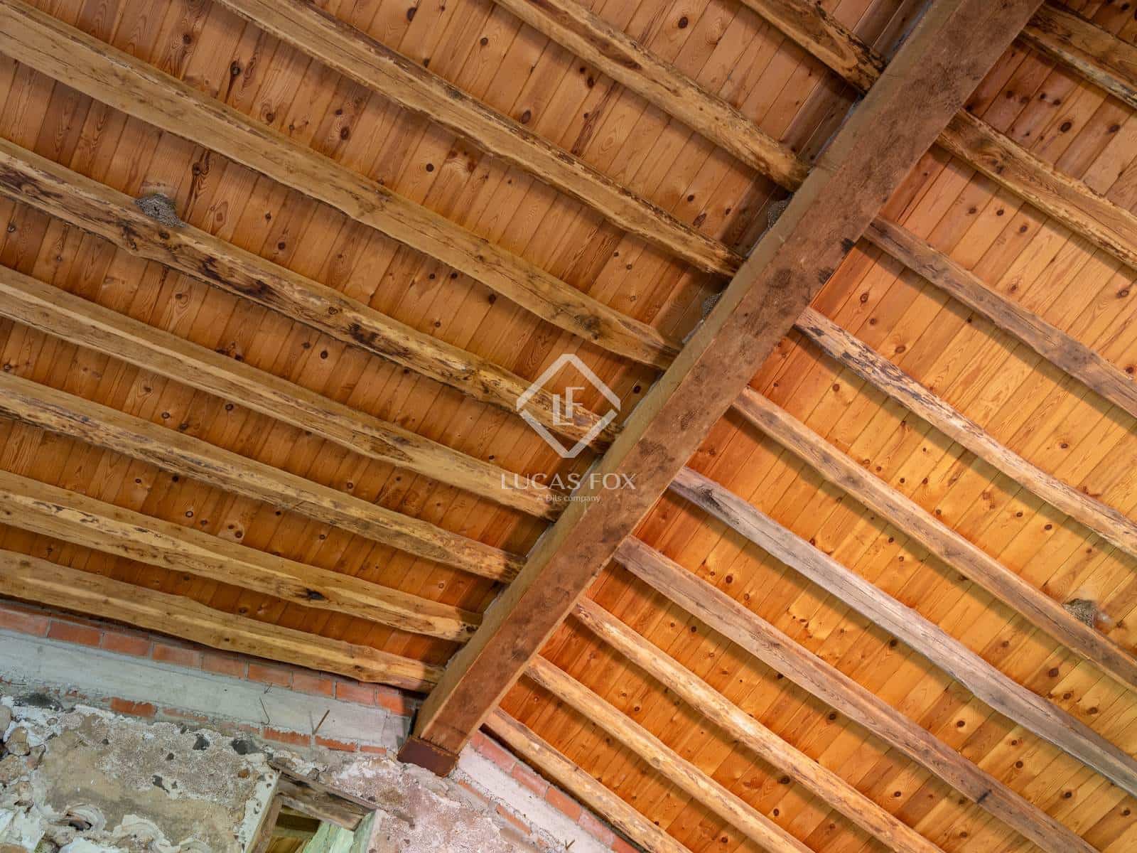 12 soveværelse Finca/Landehus til salg i Olot med garage - € 875.000 (Ref: 9064771)