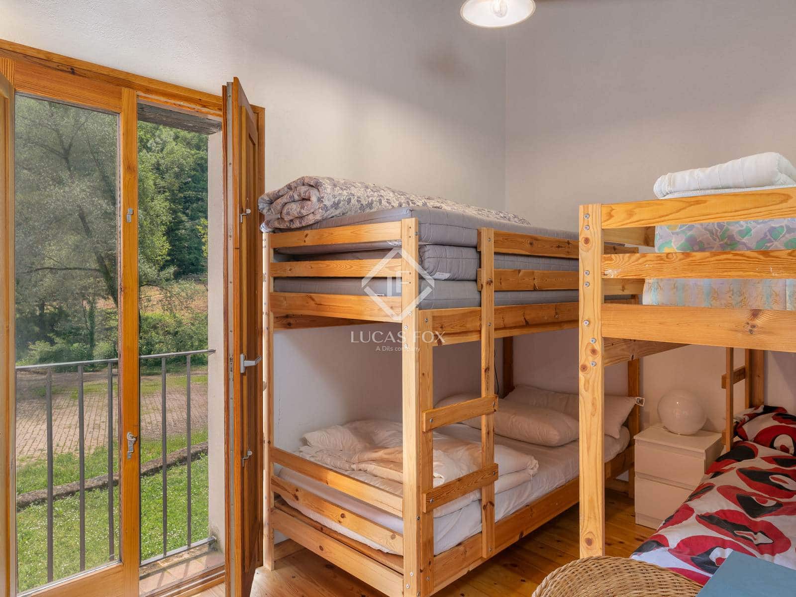 12 soveværelse Finca/Landehus til salg i Olot med garage - € 875.000 (Ref: 9064771)