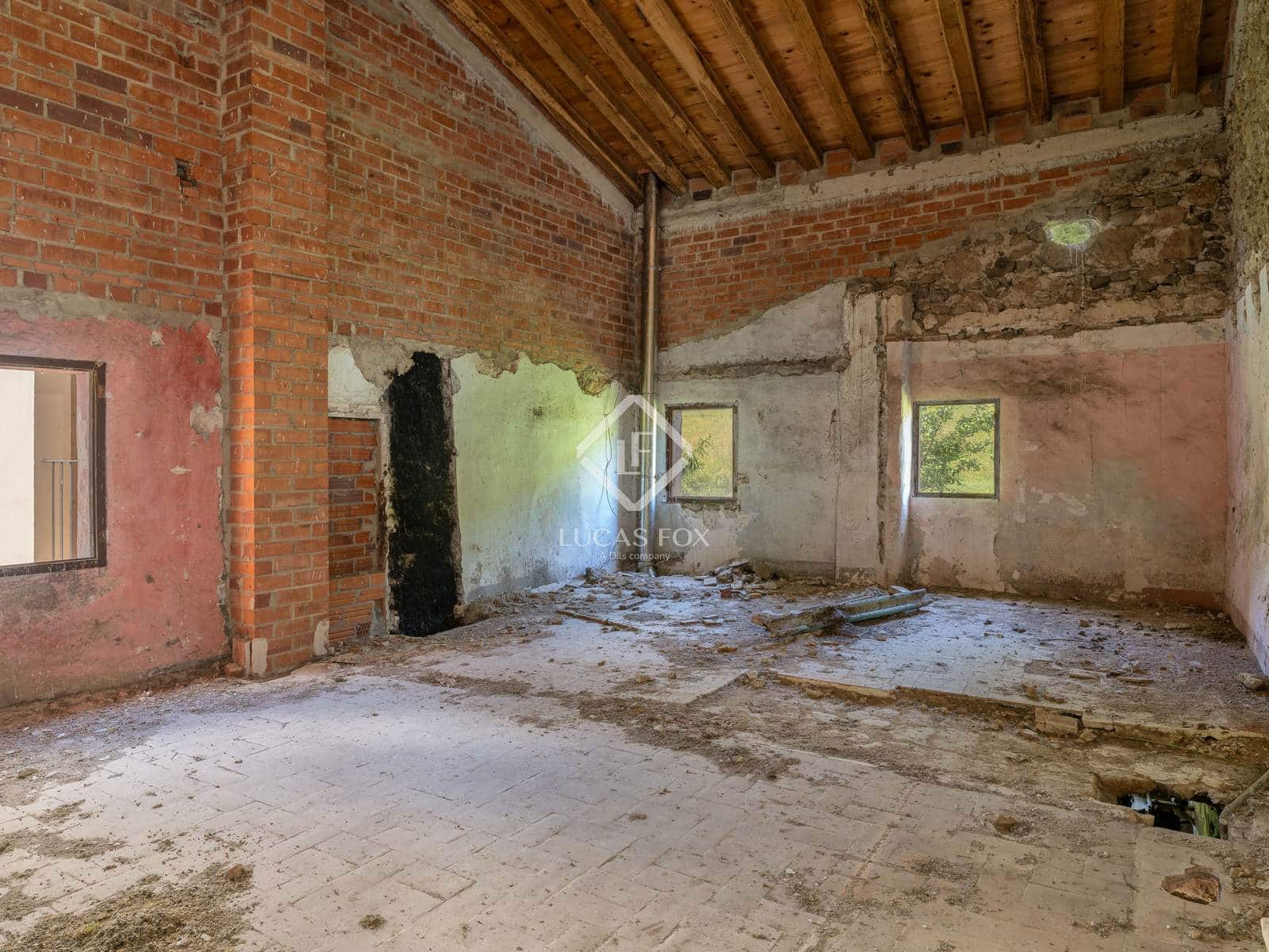 12 soveværelse Finca/Landehus til salg i Olot med garage - € 875.000 (Ref: 9064771)