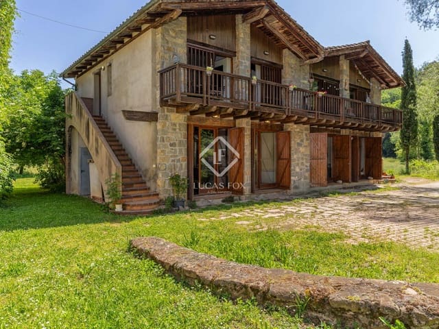 12 bedroom Finca/Country House for sale in Olot with garage - € 875,000 (Ref: 9064771)