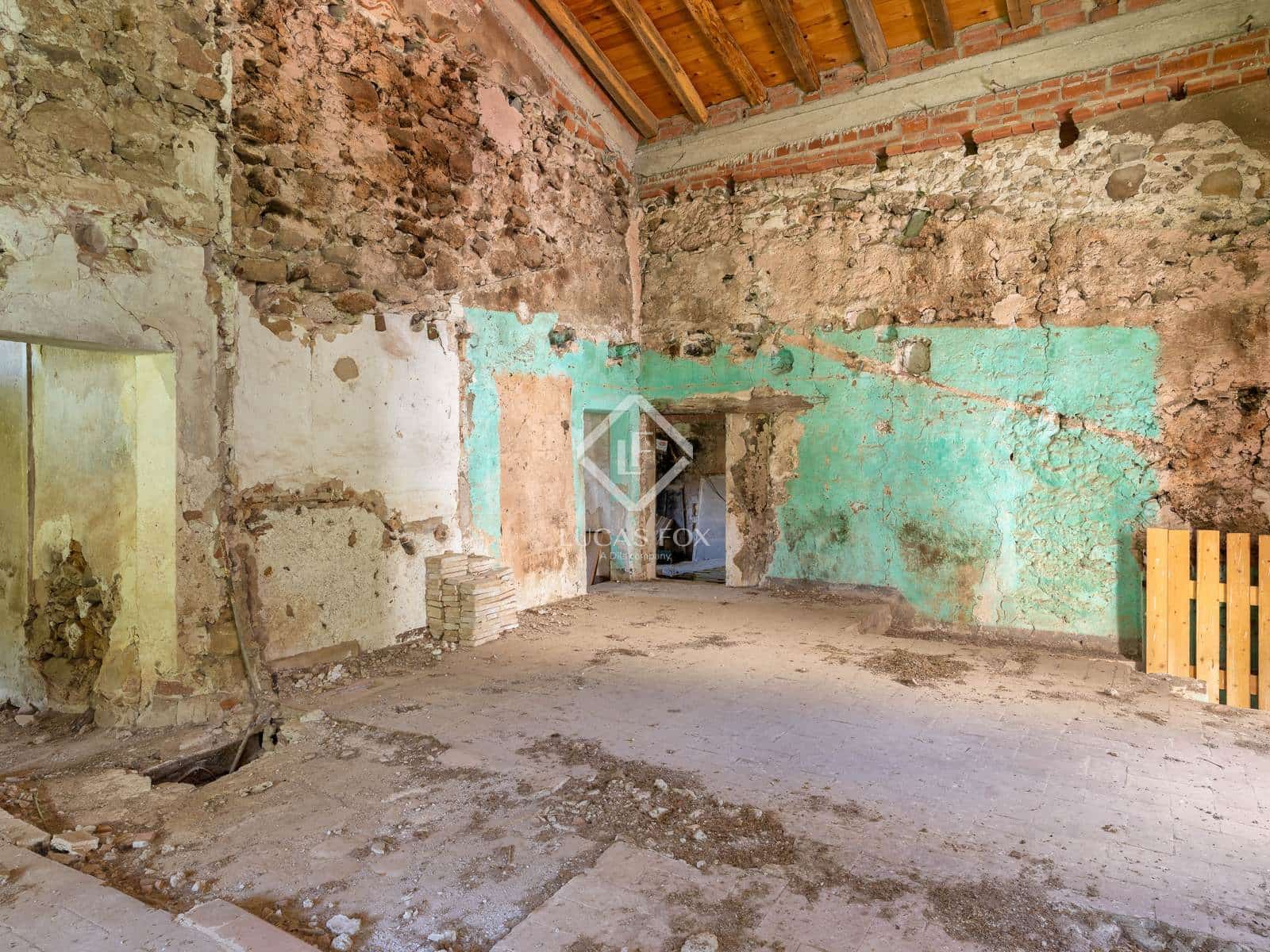 12 soveværelse Finca/Landehus til salg i Olot med garage - € 875.000 (Ref: 9064771)