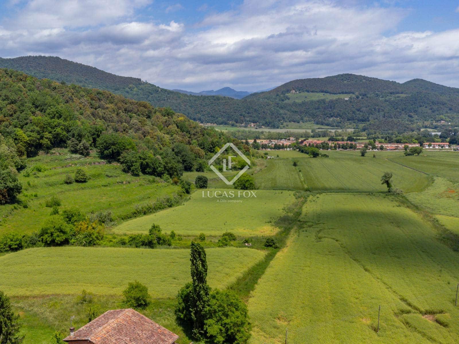 12 soveværelse Finca/Landehus til salg i Olot med garage - € 875.000 (Ref: 9064771)