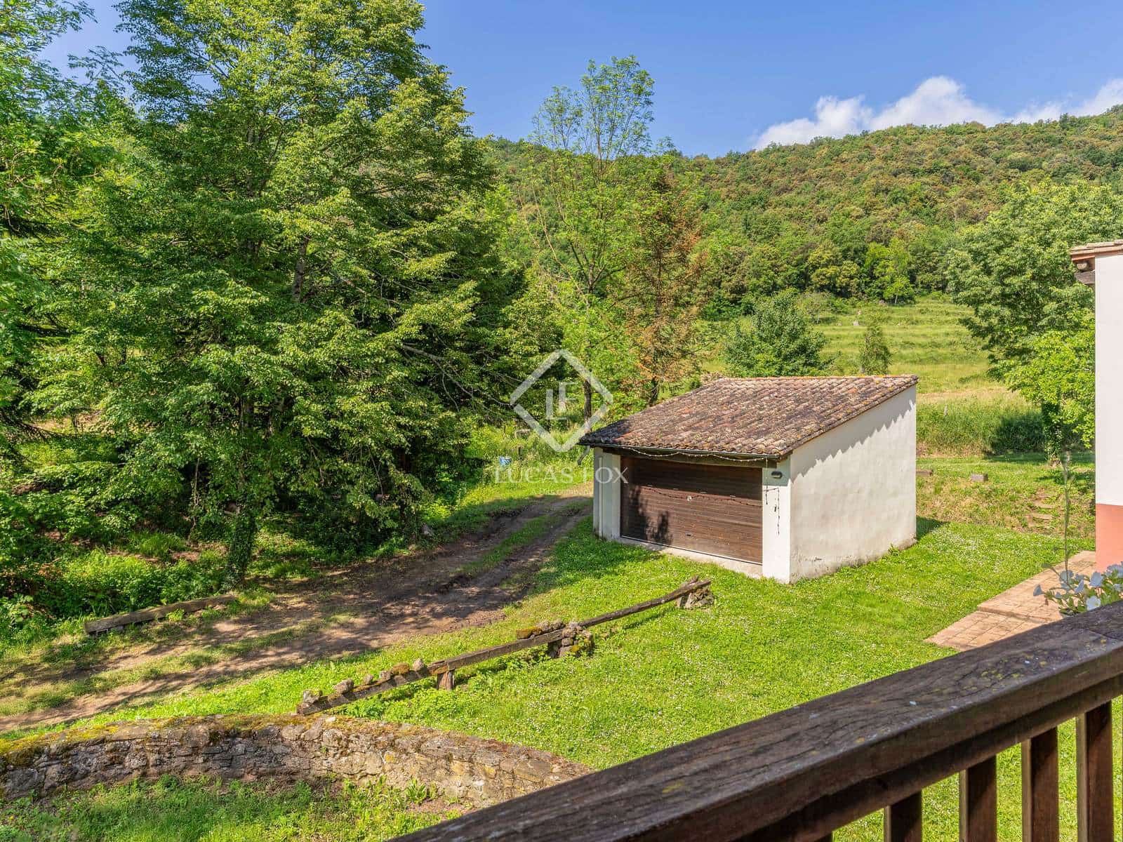 12 soveværelse Finca/Landehus til salg i Olot med garage - € 875.000 (Ref: 9064771)