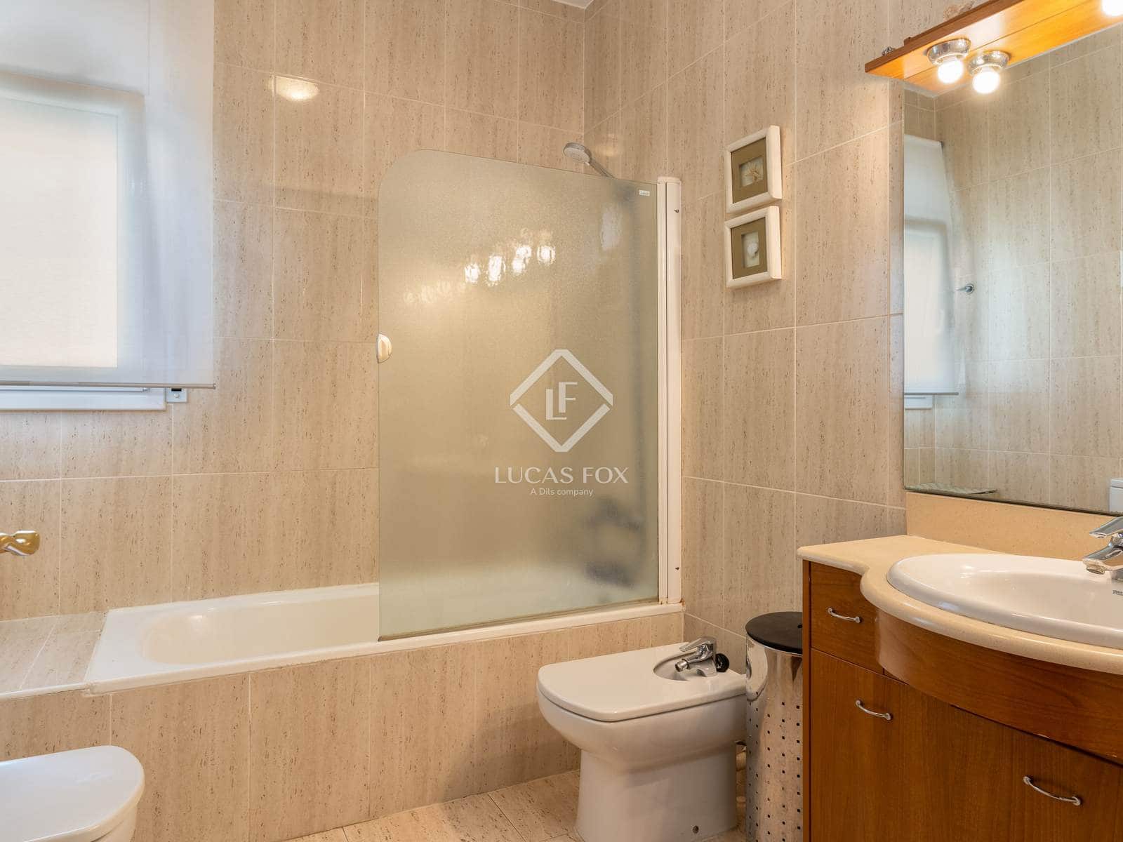 4 makuuhuone Huvila myytävänä paikassa Platja d'Aro mukana uima-altaan 
autotalli - 750 000 € (Ref: 9065617)