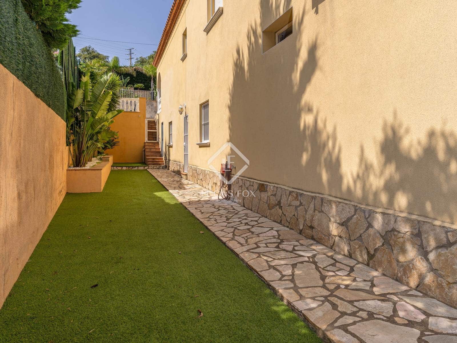 4 makuuhuone Huvila myytävänä paikassa Platja d'Aro mukana uima-altaan 
autotalli - 750 000 € (Ref: 9065617)