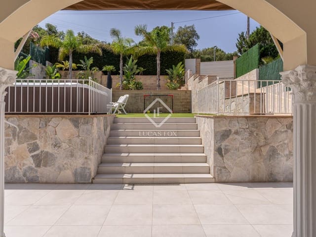 4 slaapkamer Villa te koop in Platja d'Aro, Castell-Platja d'Aro met zwembad garage - € 750.000 (Ref: 9065617)