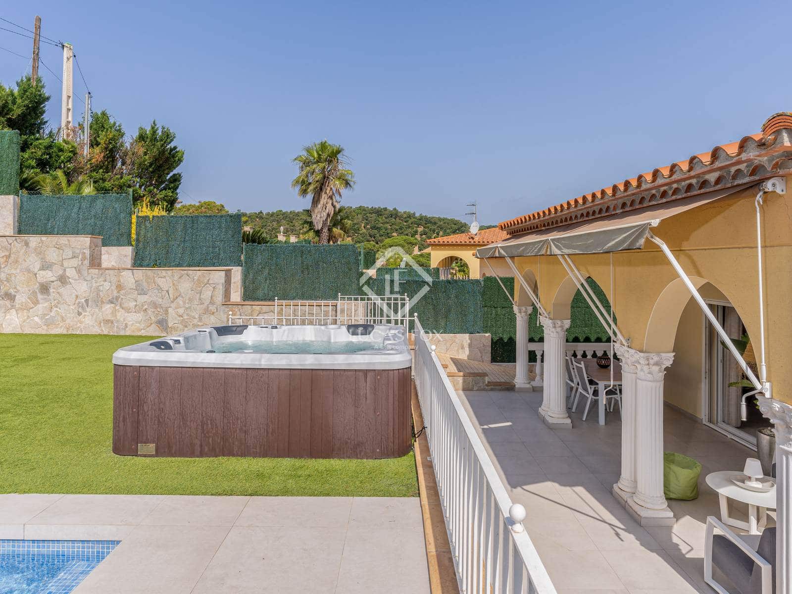 4 makuuhuone Huvila myytävänä paikassa Platja d'Aro mukana uima-altaan 
autotalli - 750 000 € (Ref: 9065617)