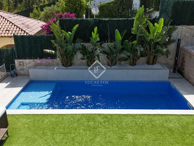 4 slaapkamer Villa te koop in Platja d'Aro, Castell-Platja d'Aro met zwembad garage - € 750.000 (Ref: 9065617)