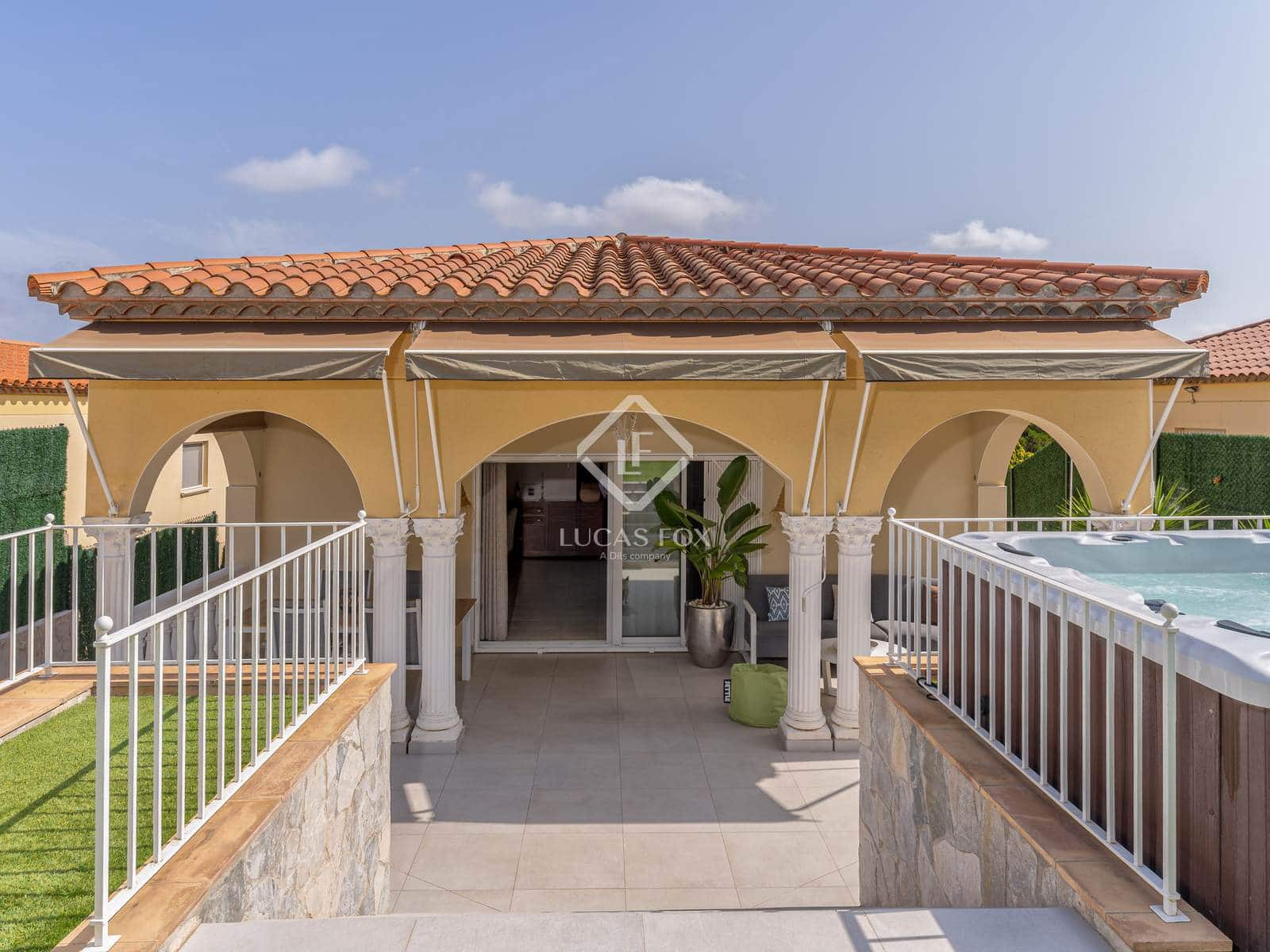 4 makuuhuone Huvila myytävänä paikassa Platja d'Aro mukana uima-altaan 
autotalli - 750 000 € (Ref: 9065617)