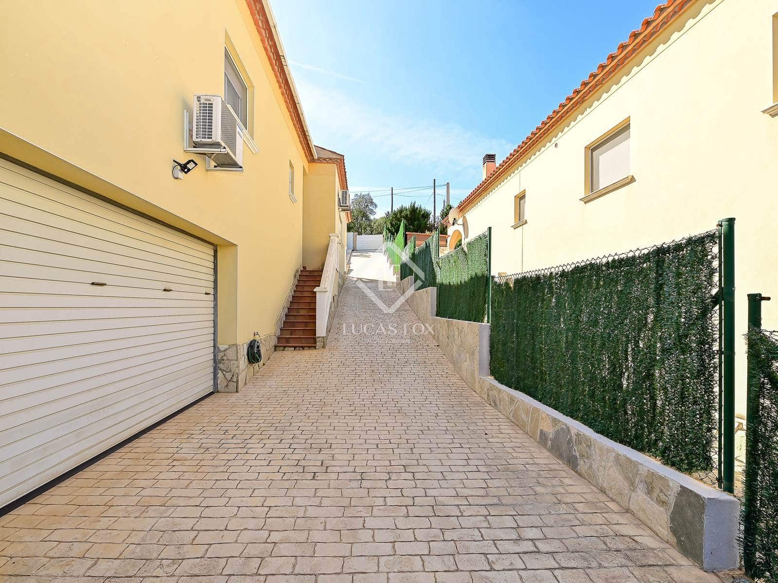 4 makuuhuone Huvila myytävänä paikassa Platja d'Aro mukana uima-altaan 
autotalli - 750 000 € (Ref: 9065617)