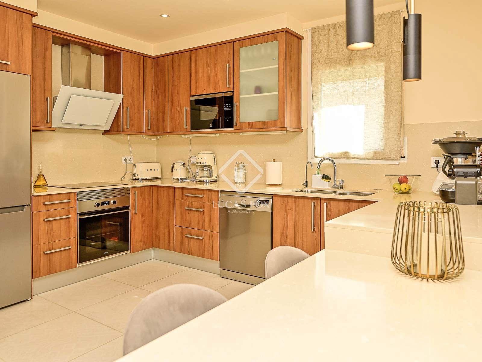 4 makuuhuone Huvila myytävänä paikassa Platja d'Aro mukana uima-altaan 
autotalli - 750 000 € (Ref: 9065617)