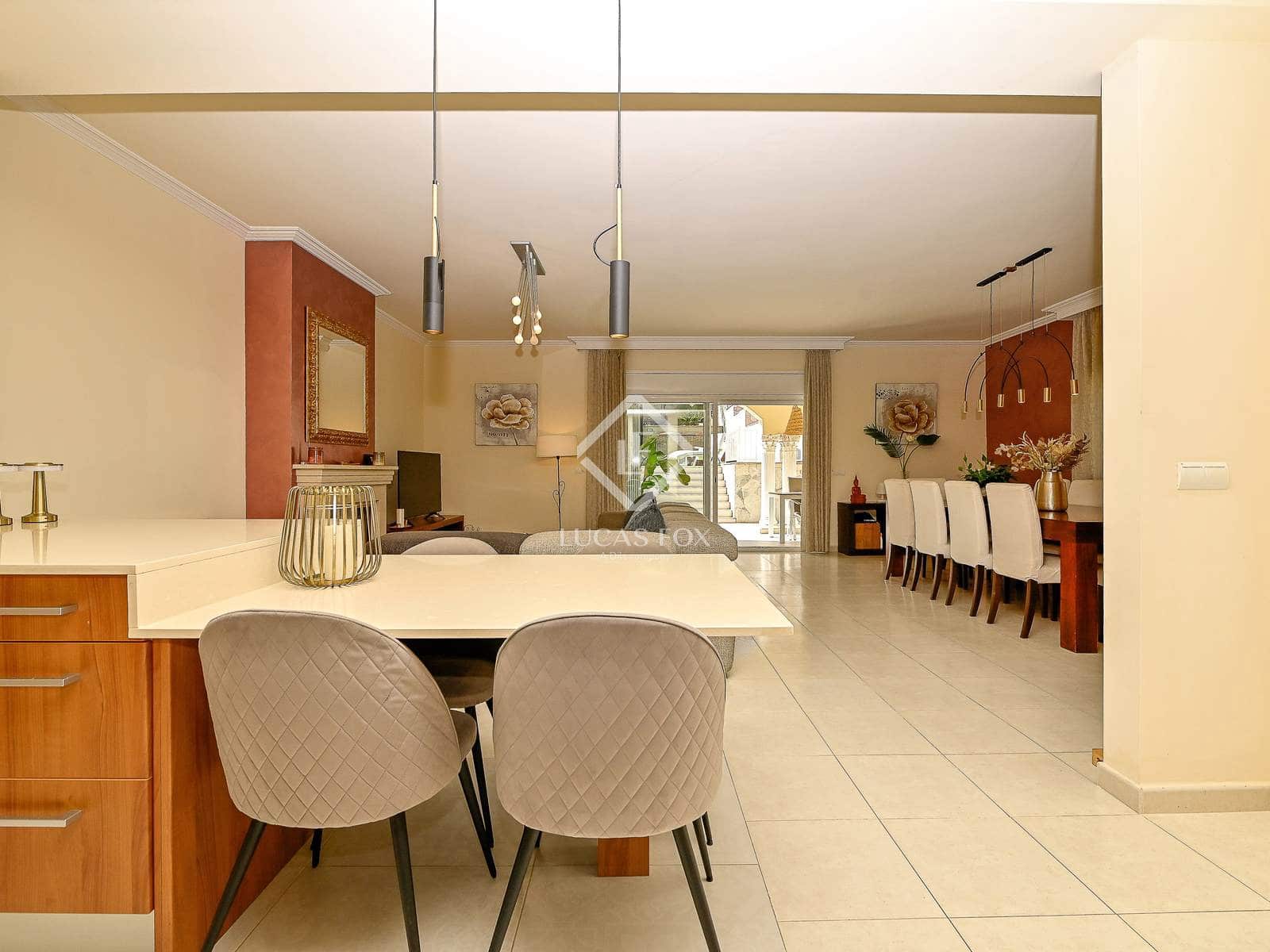 4 makuuhuone Huvila myytävänä paikassa Platja d'Aro mukana uima-altaan 
autotalli - 750 000 € (Ref: 9065617)