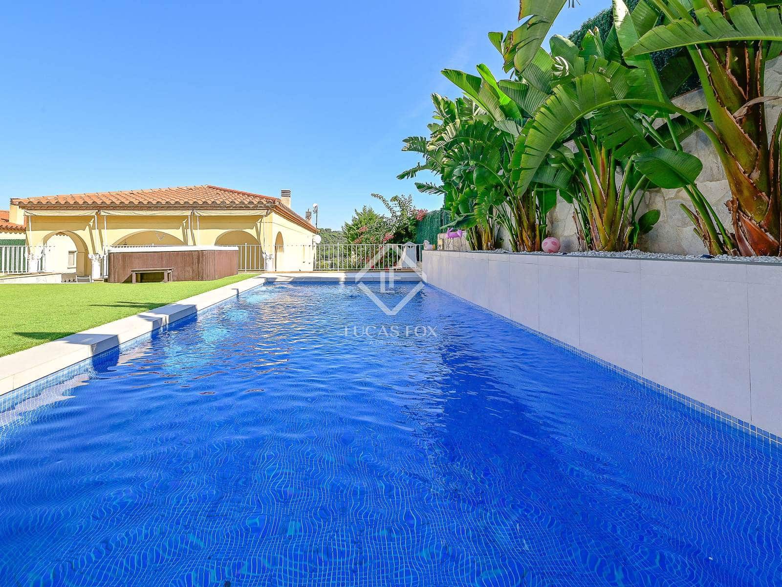 4 makuuhuone Huvila myytävänä paikassa Platja d'Aro mukana uima-altaan 
autotalli - 750 000 € (Ref: 9065617)