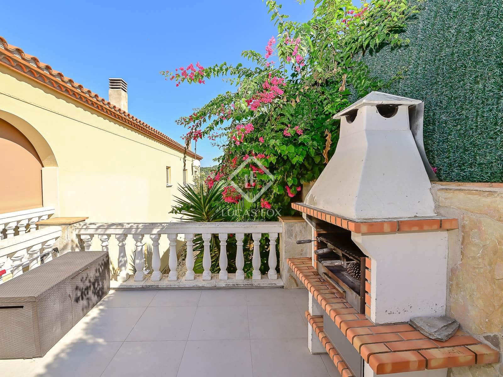 4 makuuhuone Huvila myytävänä paikassa Platja d'Aro mukana uima-altaan 
autotalli - 750 000 € (Ref: 9065617)