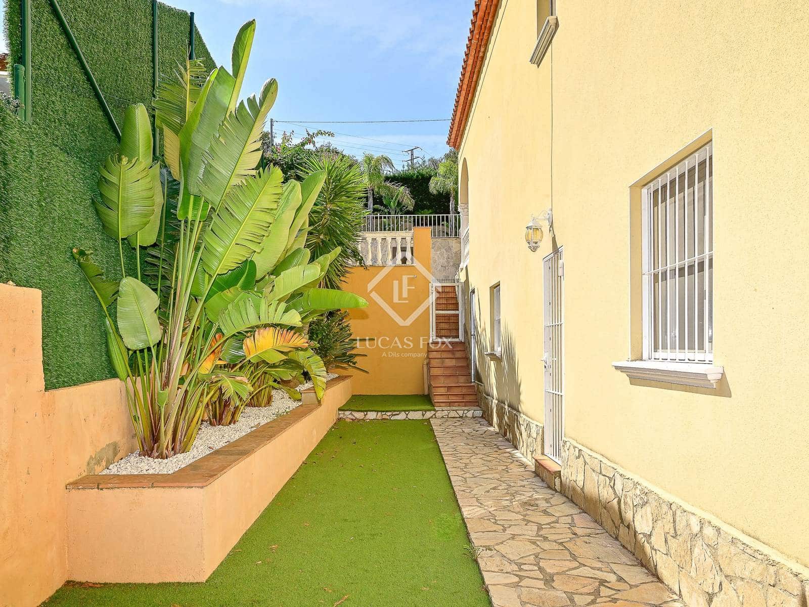 4 makuuhuone Huvila myytävänä paikassa Platja d'Aro mukana uima-altaan 
autotalli - 750 000 € (Ref: 9065617)