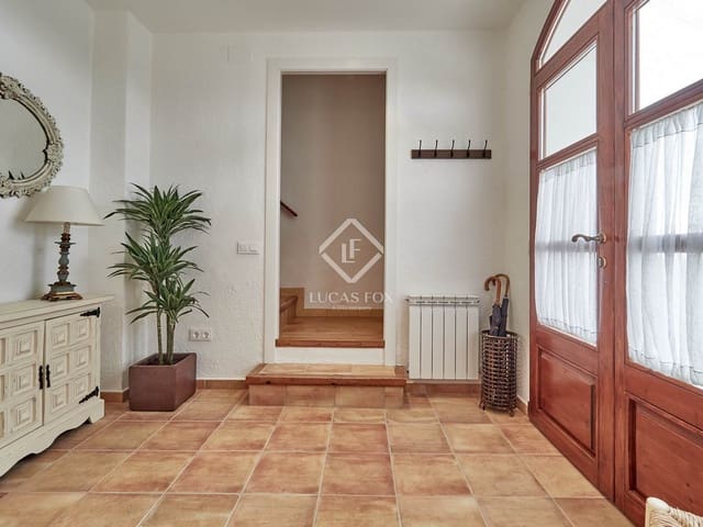 4 bedroom Finca/Country House for sale in Font-rubí with pool garage - € 670,000 (Ref: 9066874)