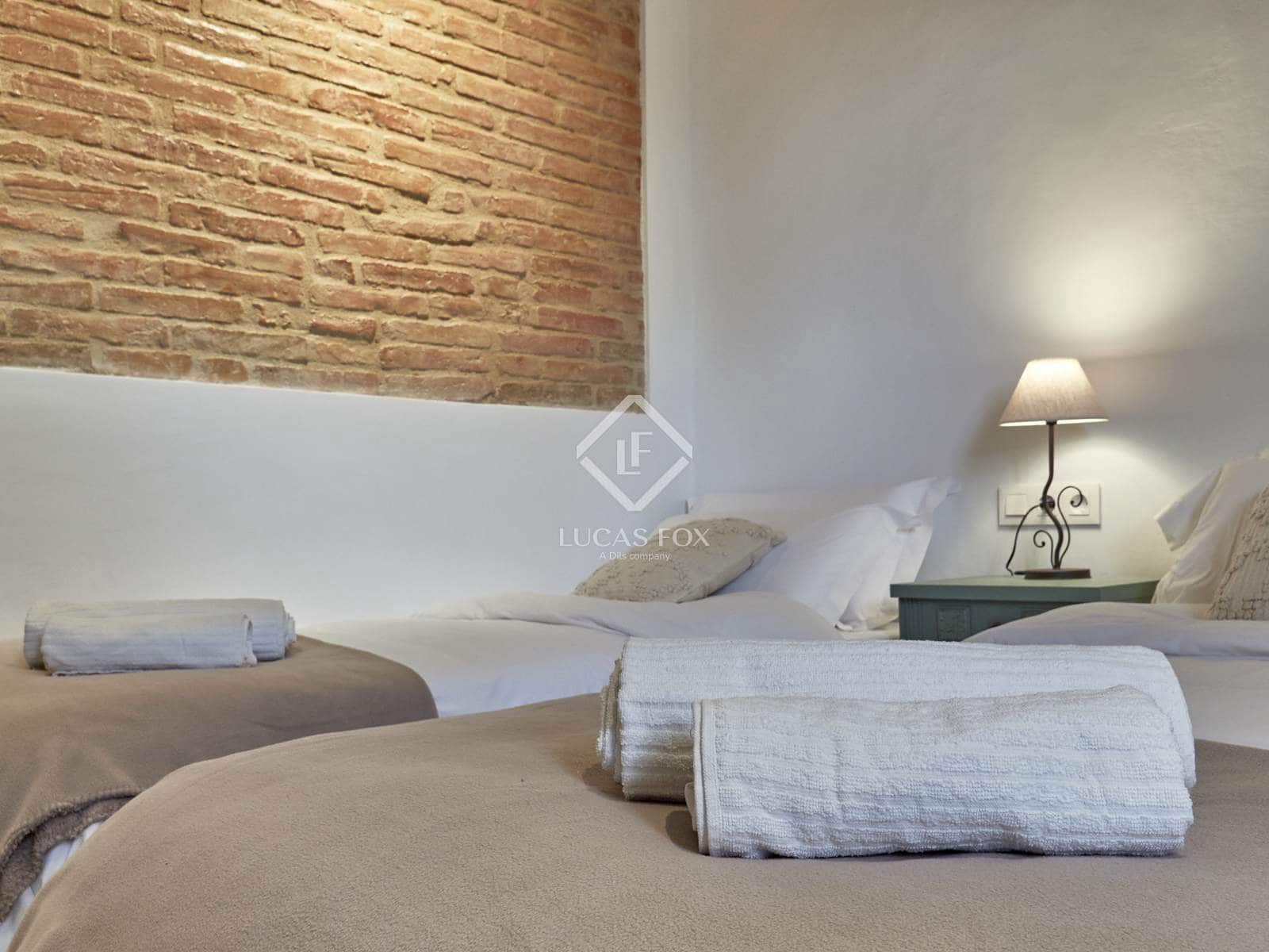 4 soveværelse Finca/Landehus til salg i Font-rubi med swimmingpool garage - € 670.000 (Ref: 9066874)