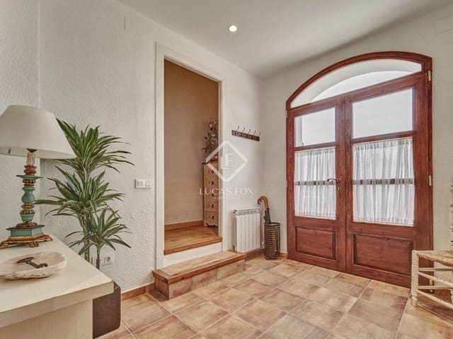 4 bedroom Finca/Country House for sale in Font-rubí with pool garage - € 670,000 (Ref: 9066874)