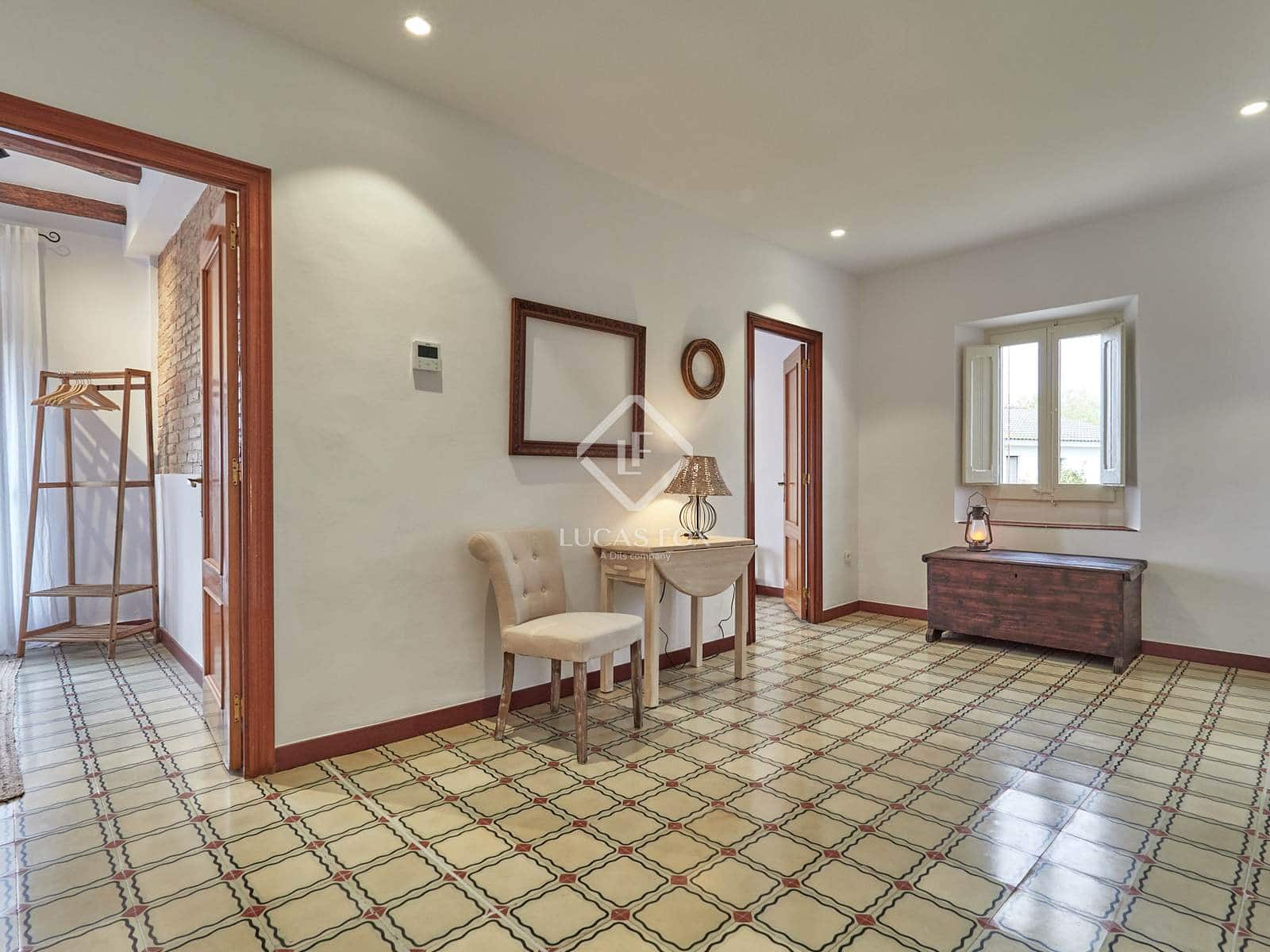 4 soveværelse Finca/Landehus til salg i Font-rubi med swimmingpool garage - € 670.000 (Ref: 9066874)