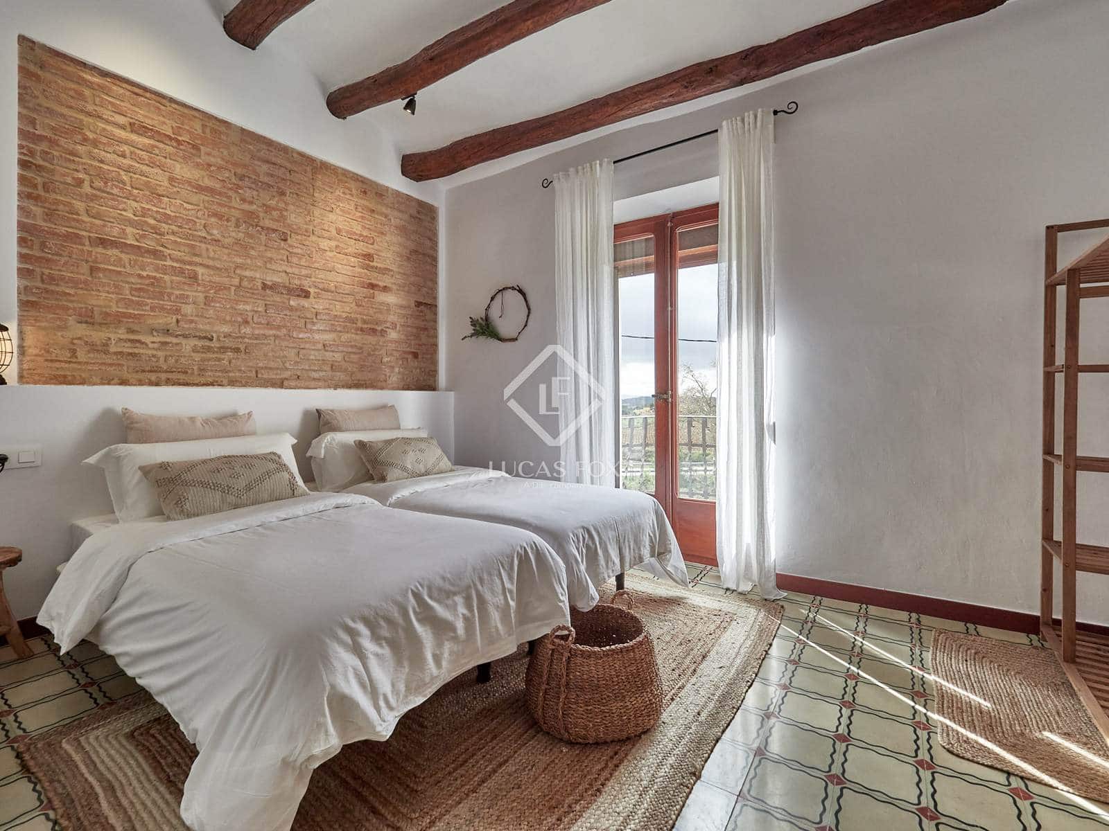 4 soveværelse Finca/Landehus til salg i Font-rubi med swimmingpool garage - € 670.000 (Ref: 9066874)