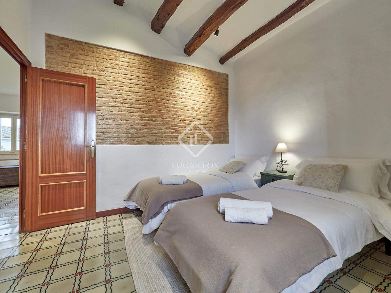 4 soveværelse Finca/Landehus til salg i Font-rubi med swimmingpool garage - € 670.000 (Ref: 9066874)