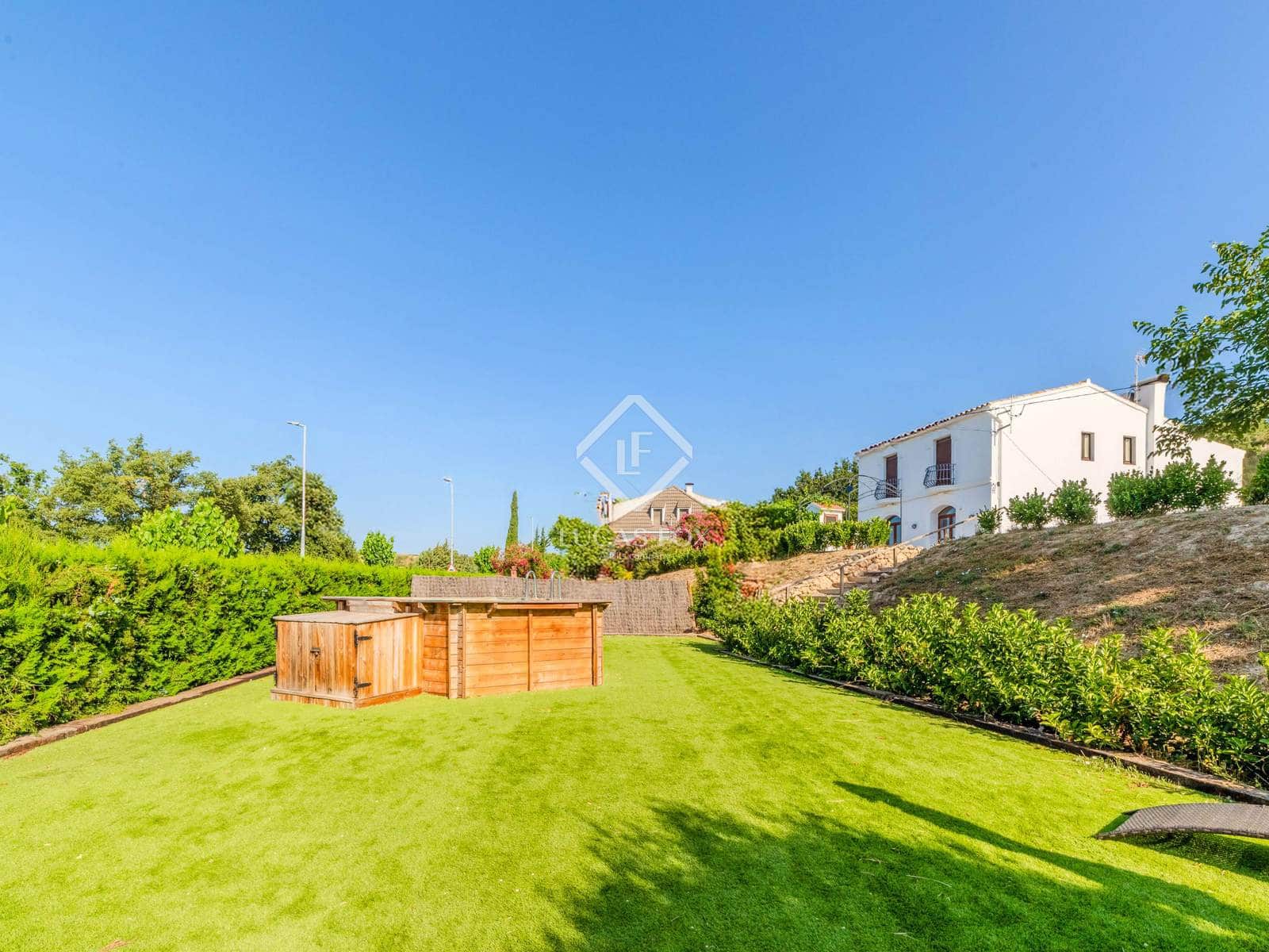 4 soveværelse Finca/Landehus til salg i Font-rubi med swimmingpool garage - € 670.000 (Ref: 9066874)