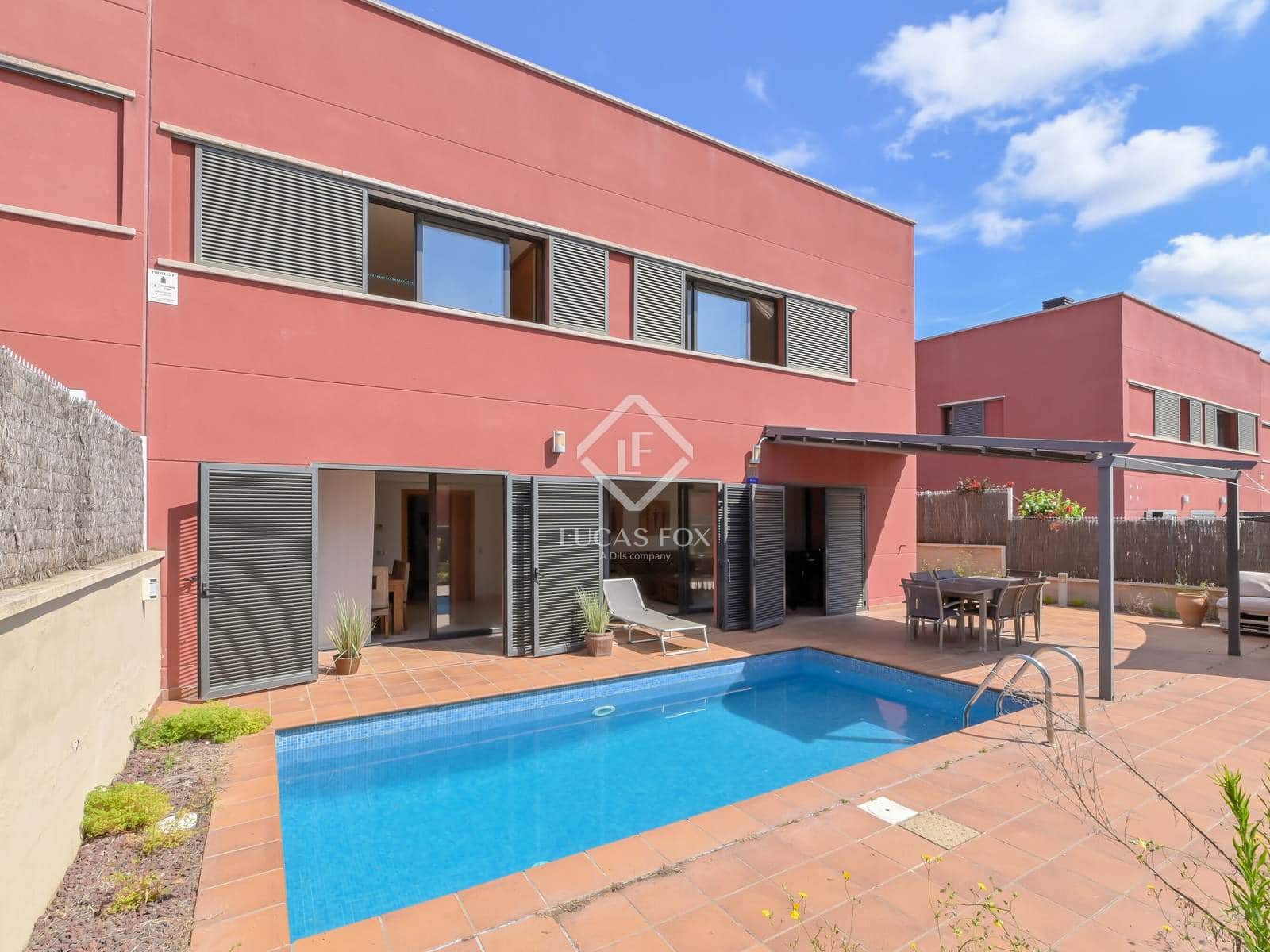 4 soveværelse Villa til salg i Sant Antoni de Calonge med swimmingpool garage - € 550.000 (Ref: 9072235)