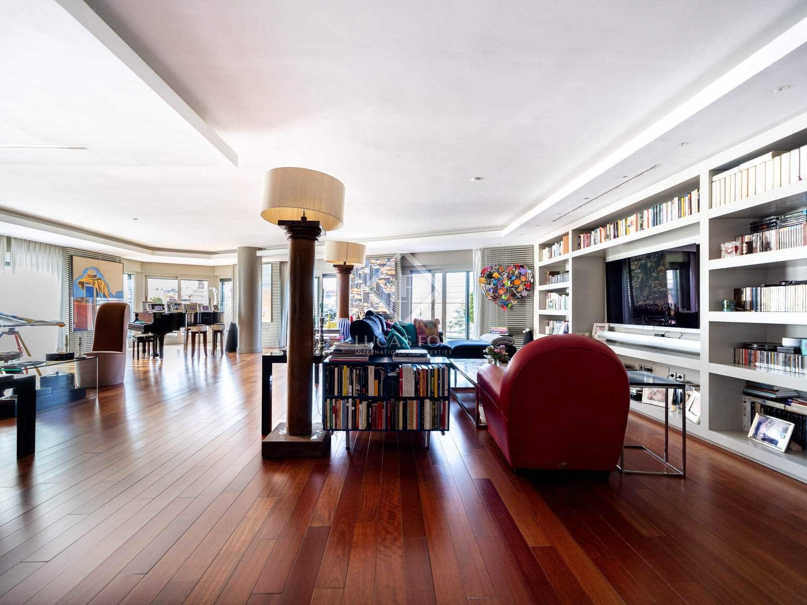 4 soveværelse Penthouse til salg i Madrid by med swimmingpool garage - € 12.500.000 (Ref: 9072563)