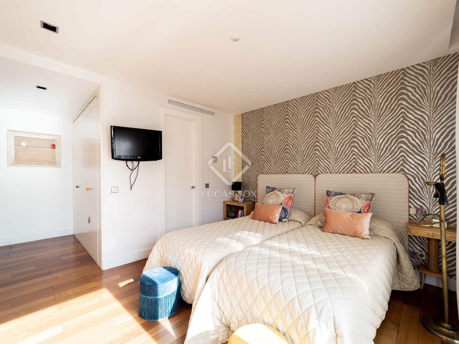 4 soveværelse Penthouse til salg i Madrid by med swimmingpool garage - € 12.500.000 (Ref: 9072563)